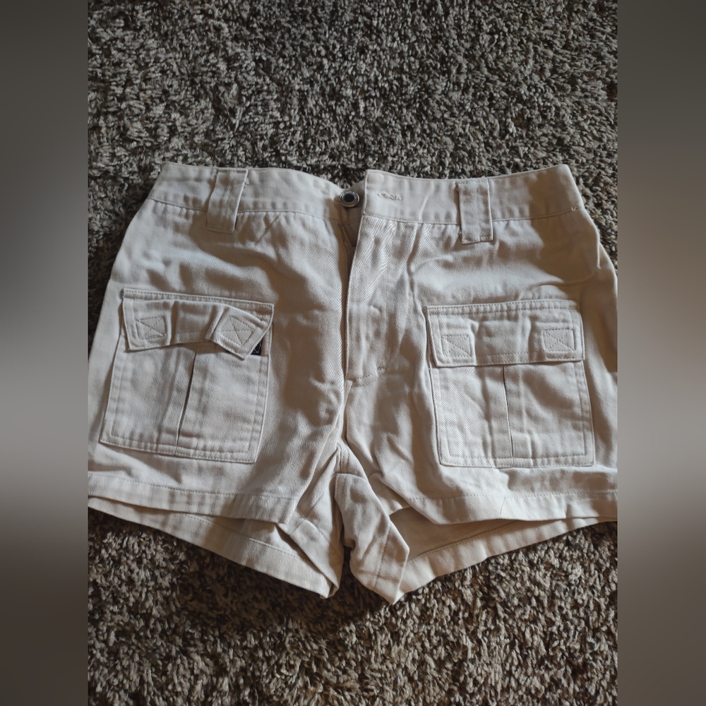Woman's khaki shorts